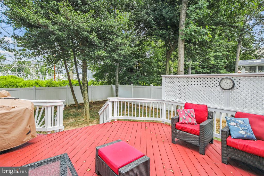 2576 HOLLY MANOR DRIVE