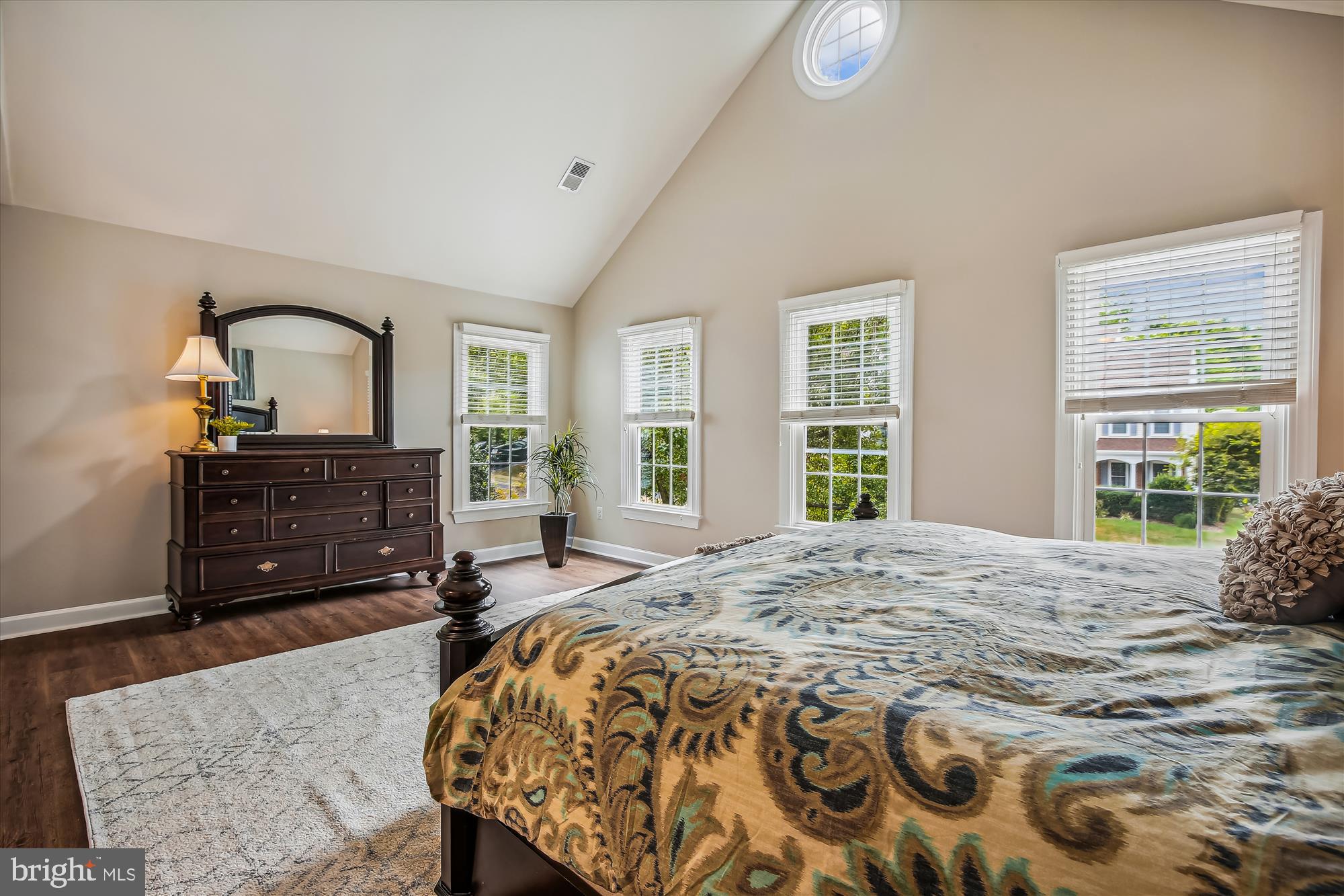 2576 HOLLY MANOR DRIVE