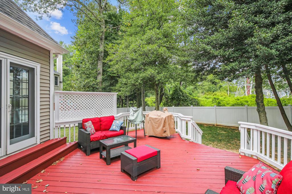 2576 HOLLY MANOR DRIVE