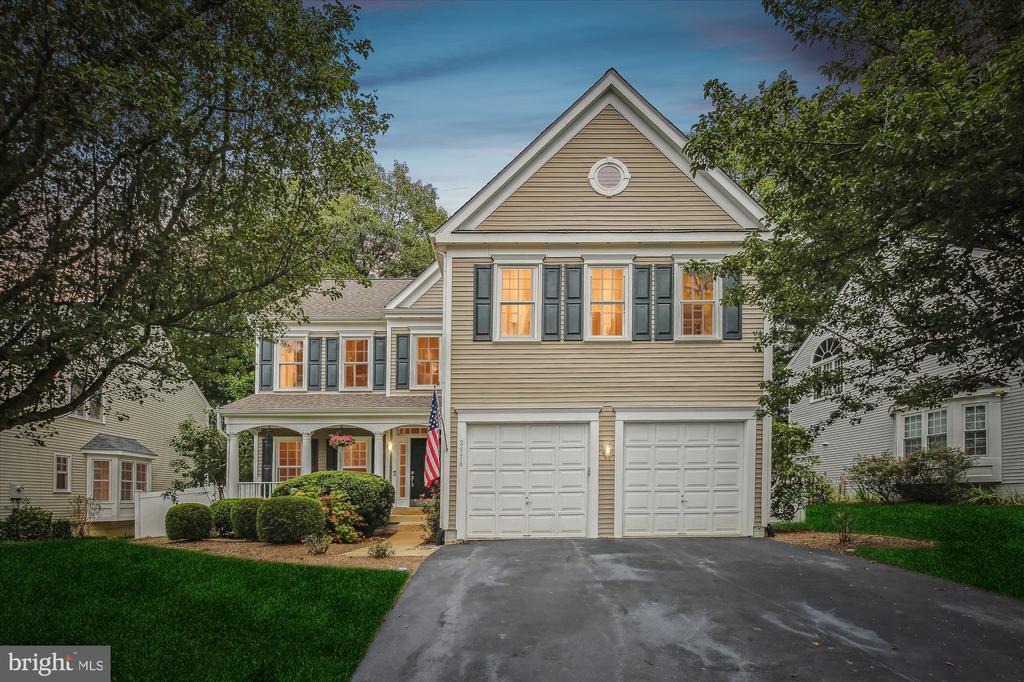 2576 HOLLY MANOR DRIVE