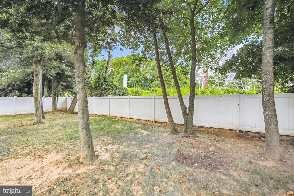 2576 HOLLY MANOR DRIVE