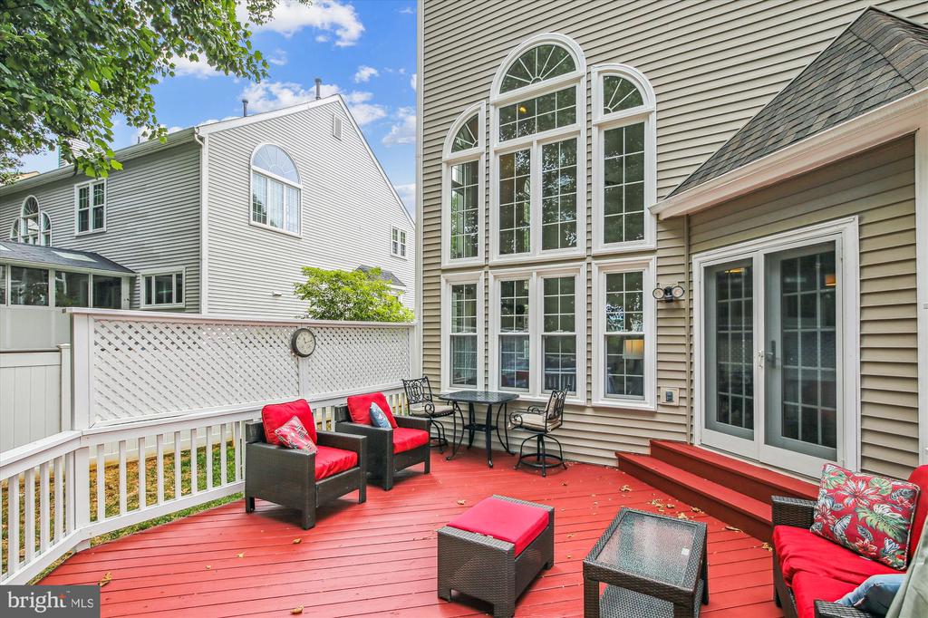 2576 HOLLY MANOR DRIVE