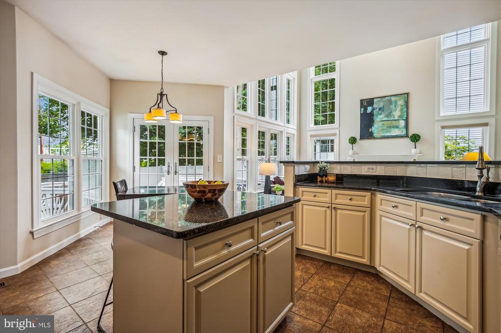 2576 HOLLY MANOR DRIVE