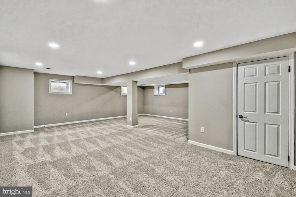 3117 WATERSIDE LANE