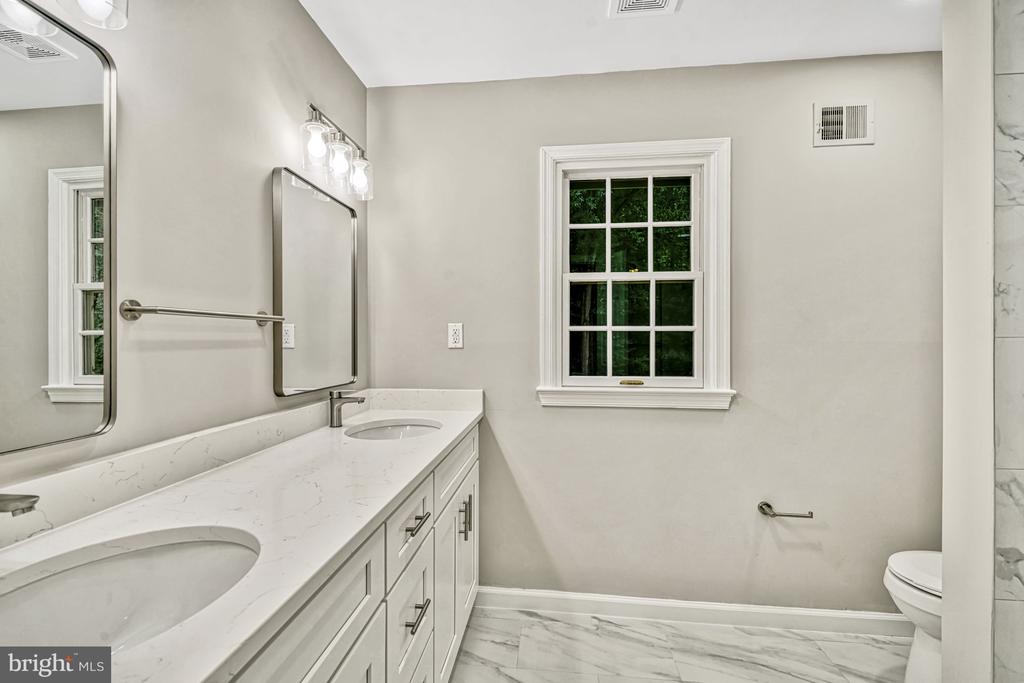 3117 WATERSIDE LANE