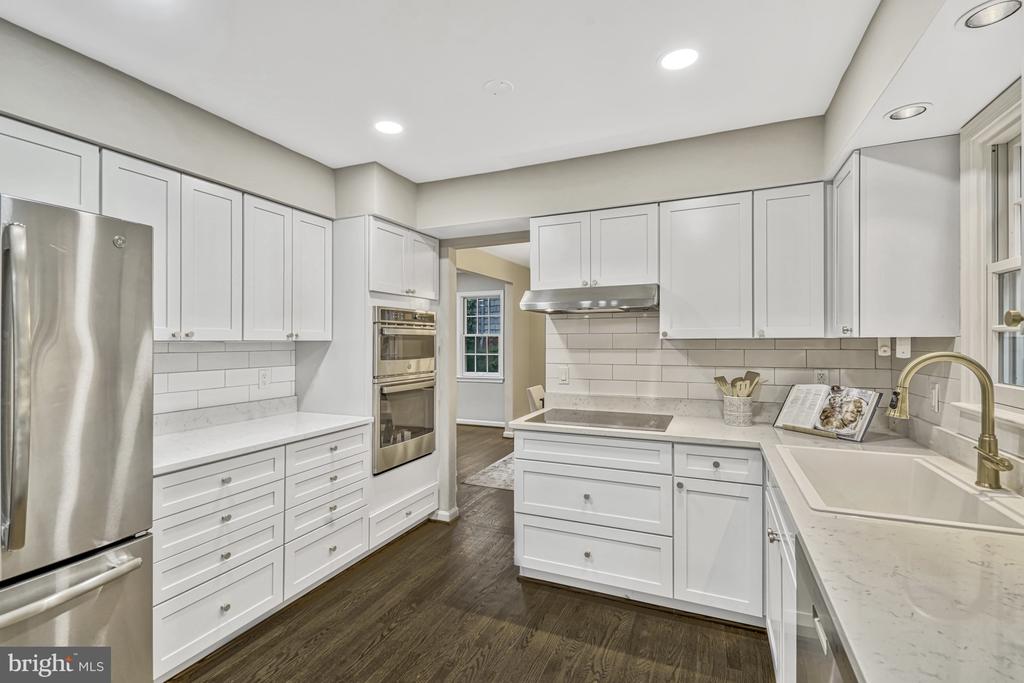 3117 WATERSIDE LANE