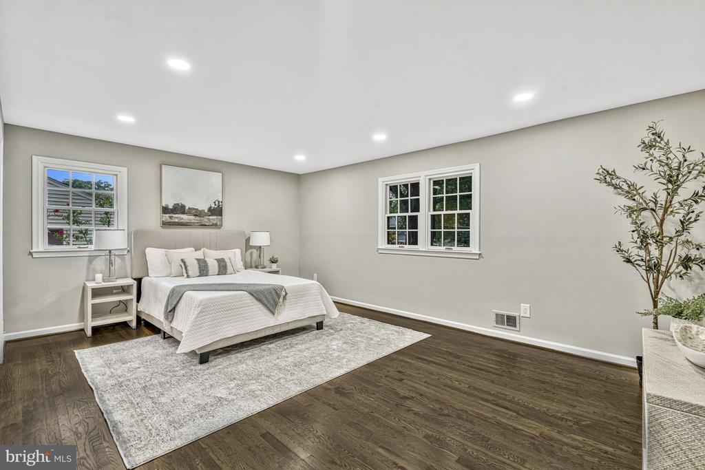3117 WATERSIDE LANE
