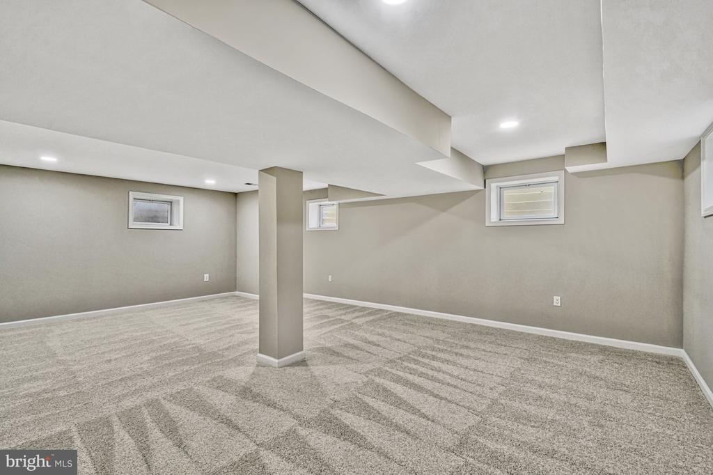 3117 WATERSIDE LANE