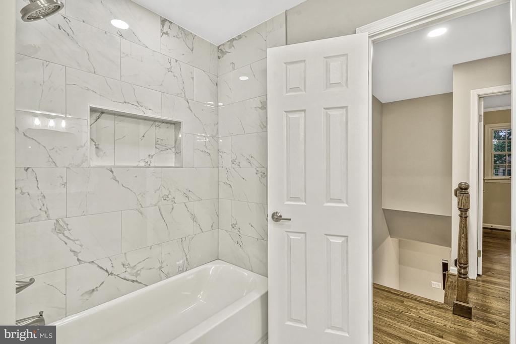 3117 WATERSIDE LANE