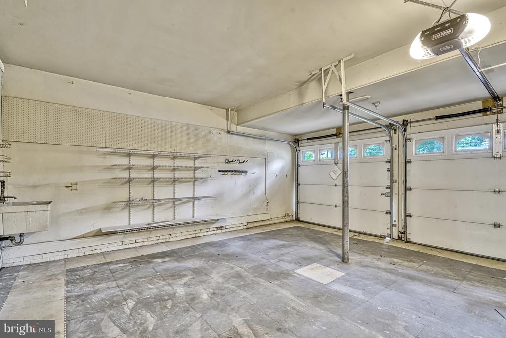 3117 WATERSIDE LANE