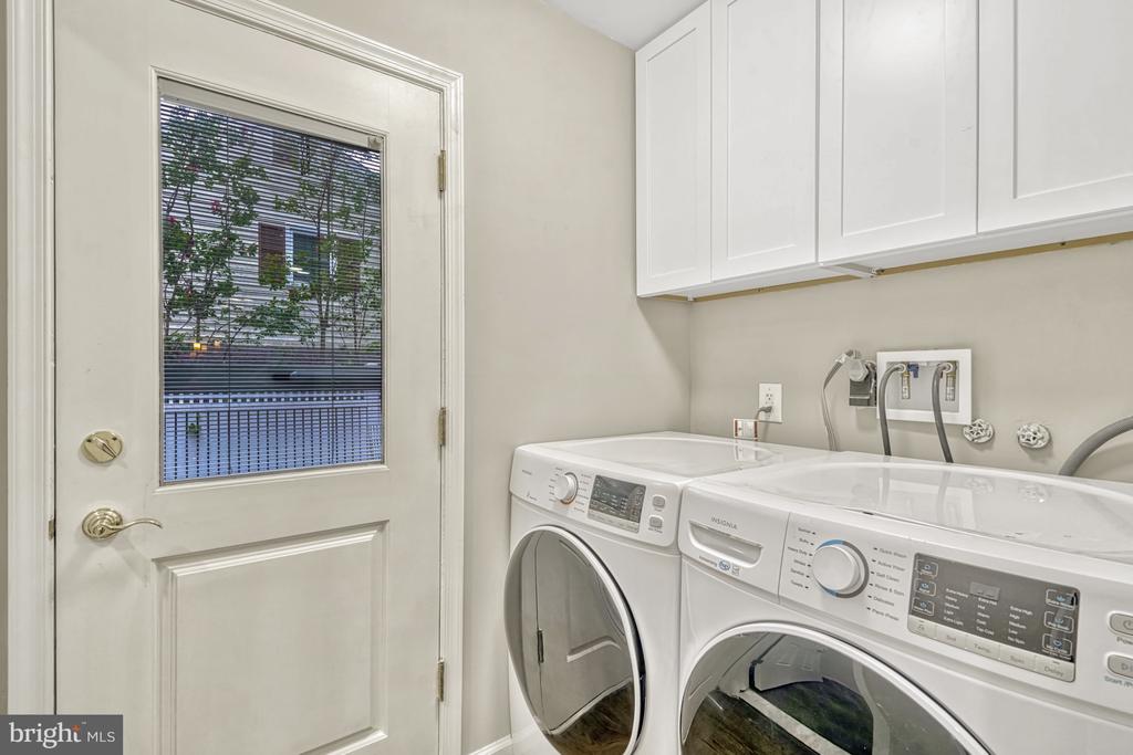 3117 WATERSIDE LANE