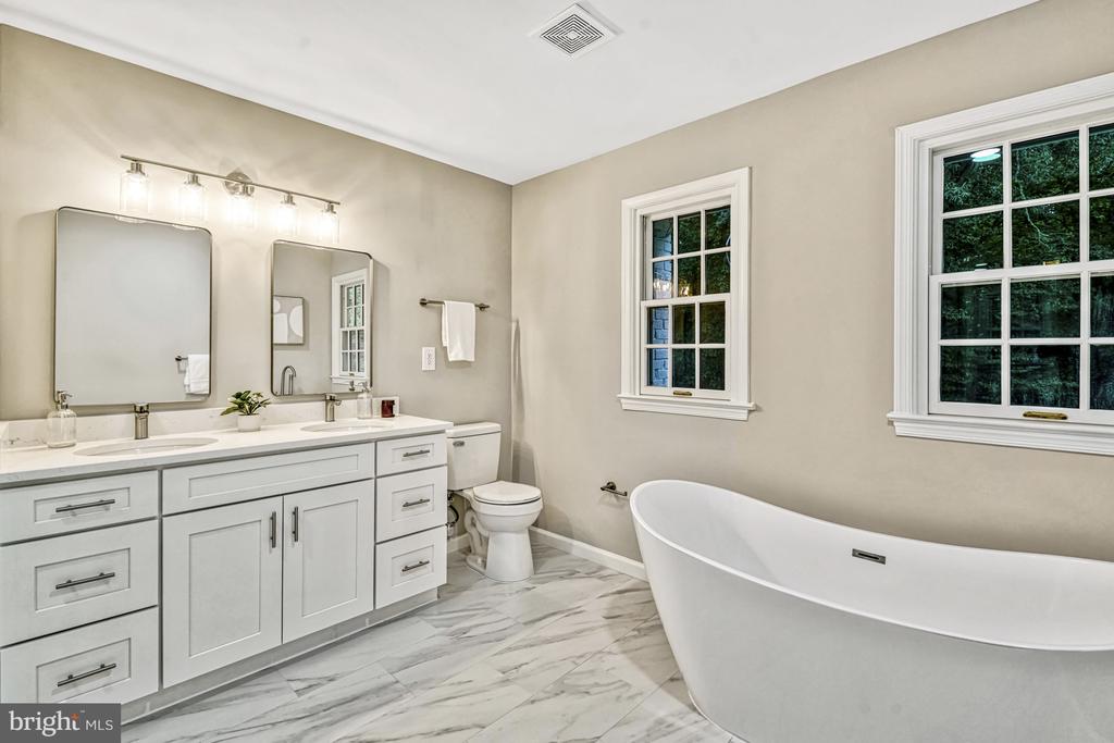 3117 WATERSIDE LANE