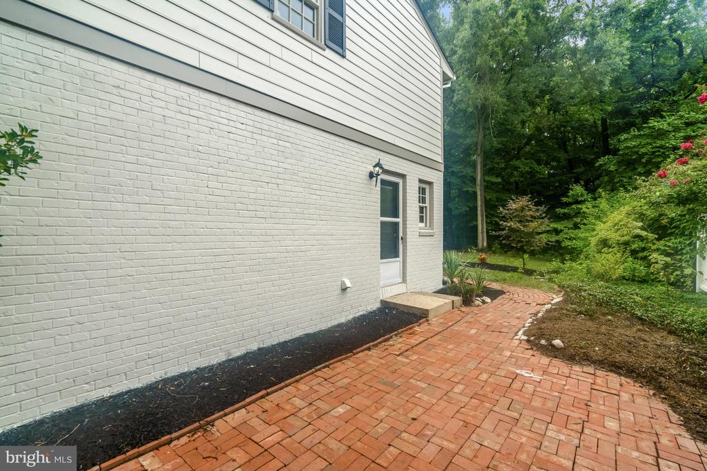 3117 WATERSIDE LANE