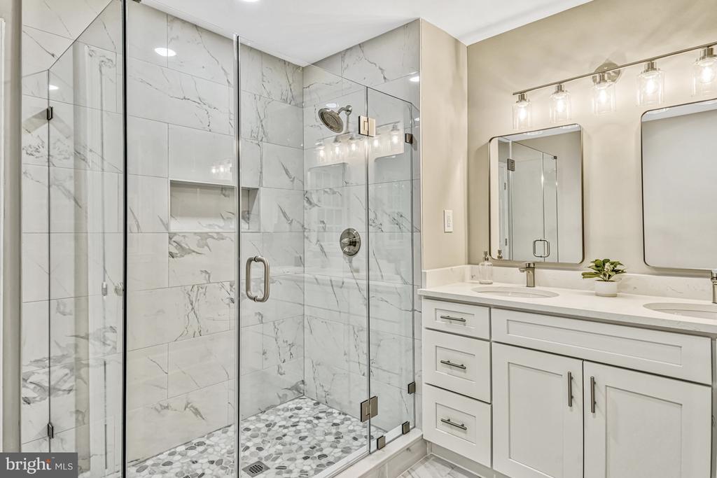 3117 WATERSIDE LANE