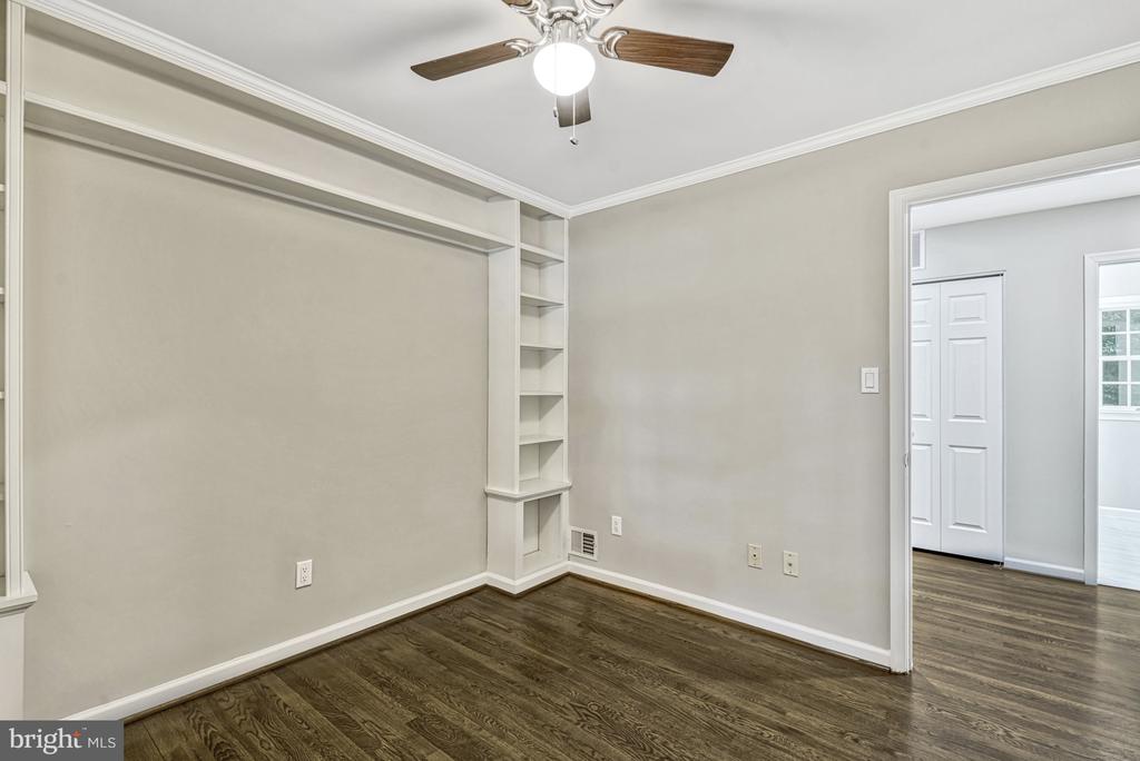 3117 WATERSIDE LANE