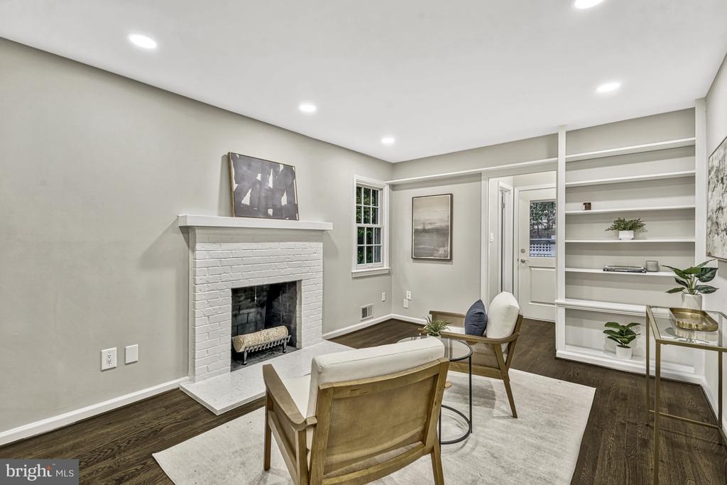 3117 WATERSIDE LANE