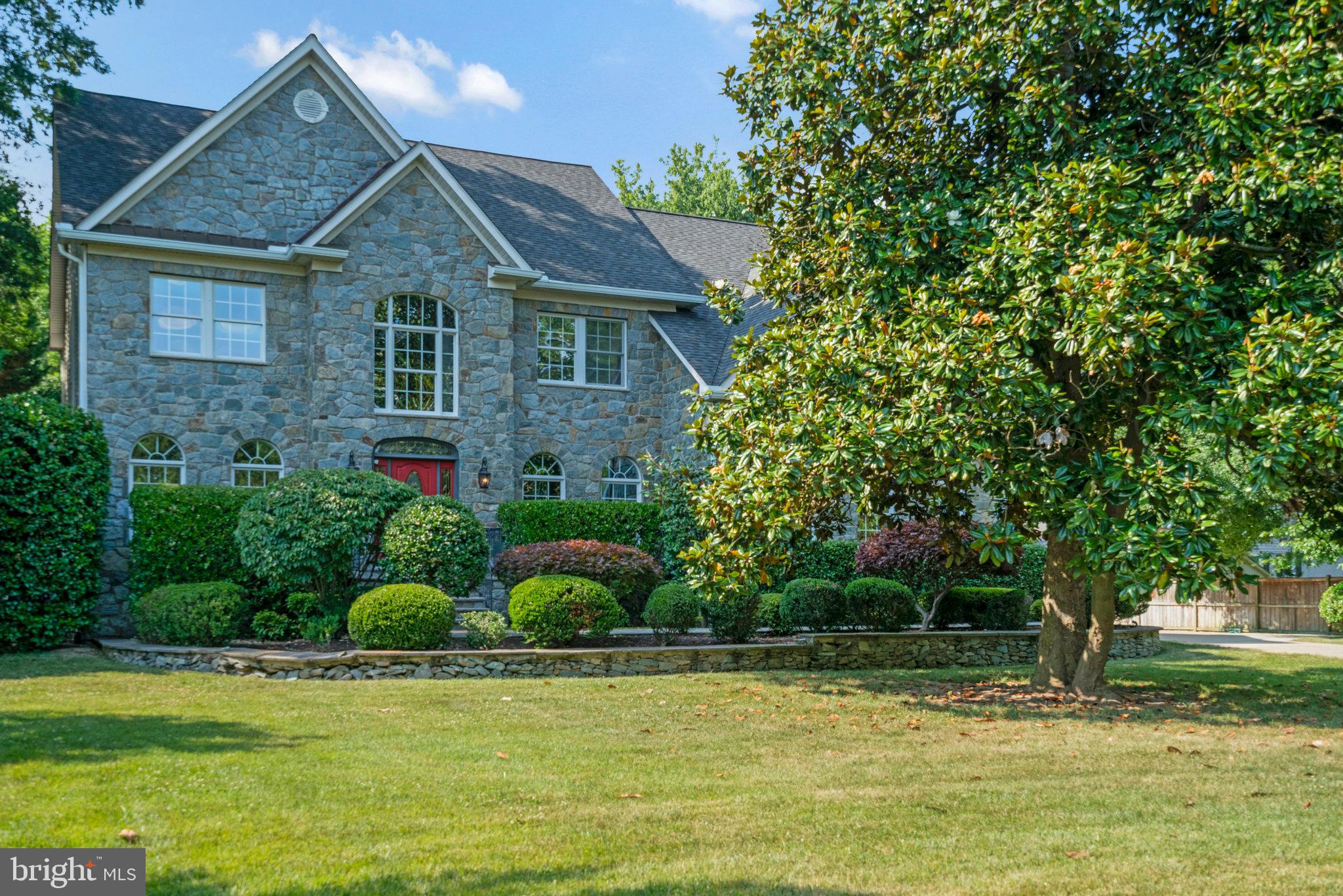 2504 SHERWOOD HALL LANE