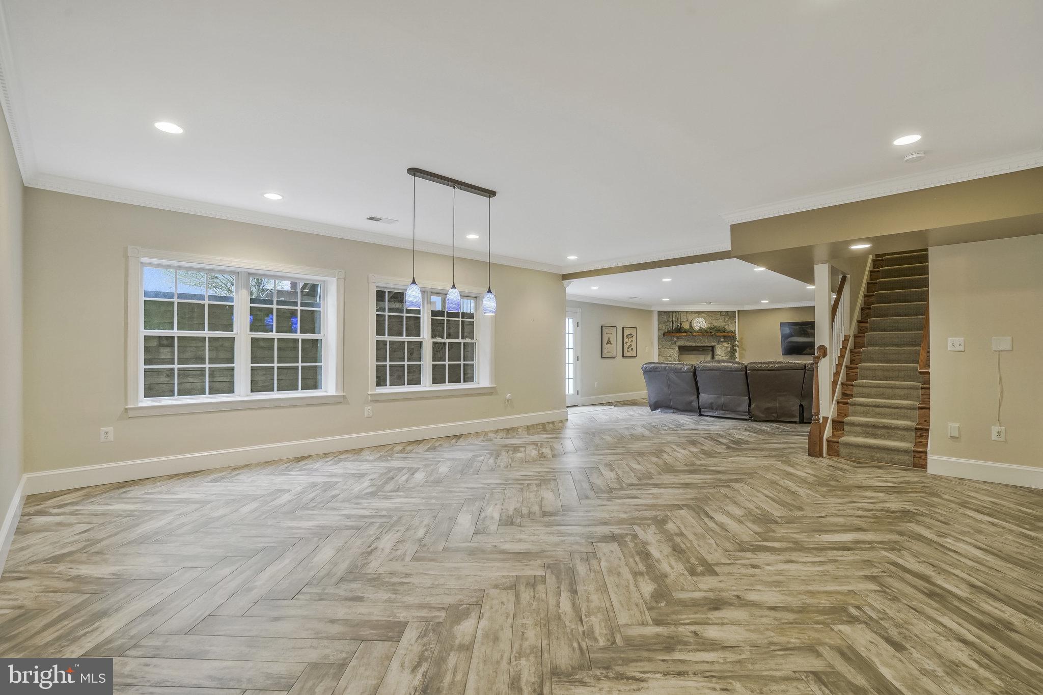 2504 SHERWOOD HALL LANE