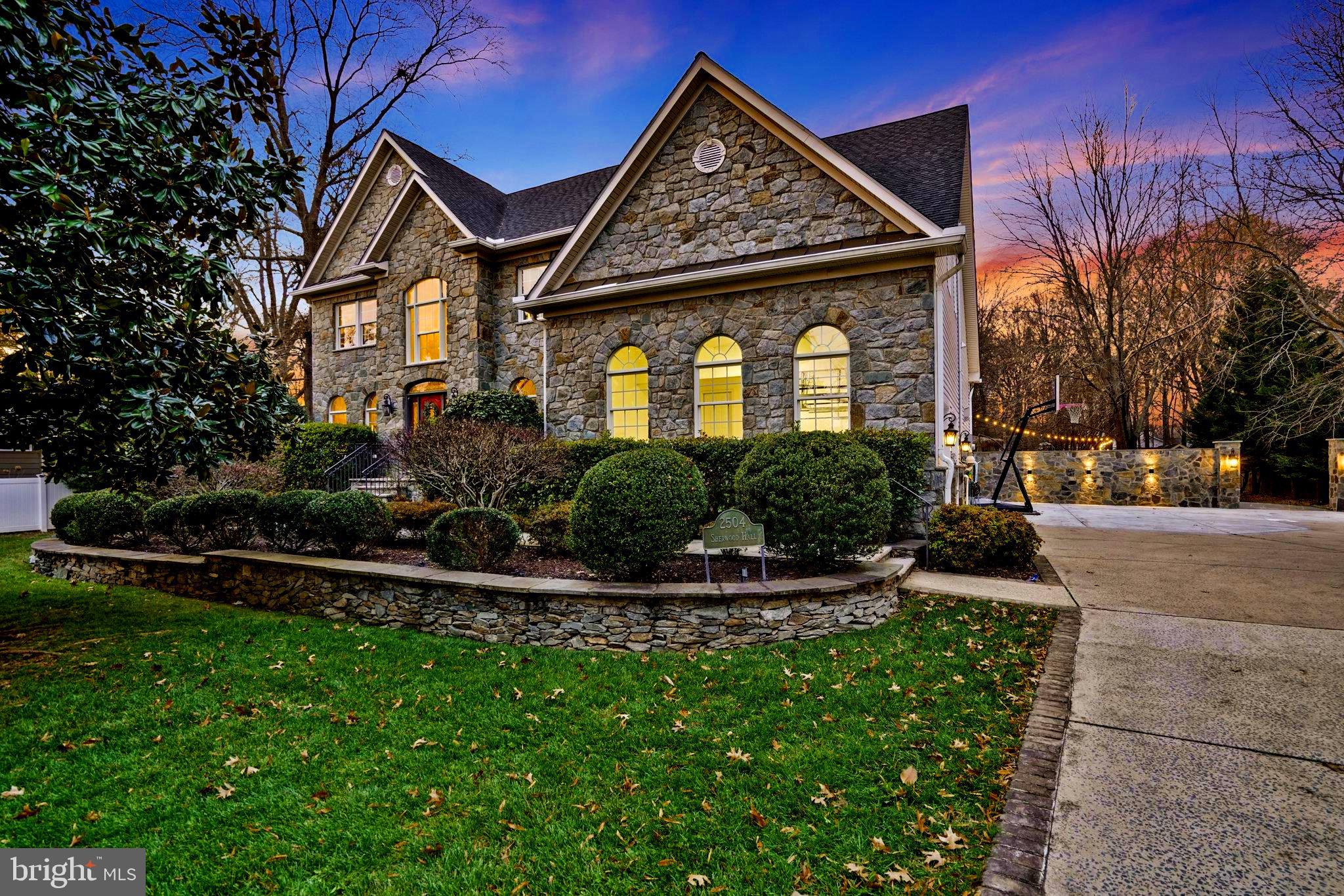 2504 SHERWOOD HALL LANE