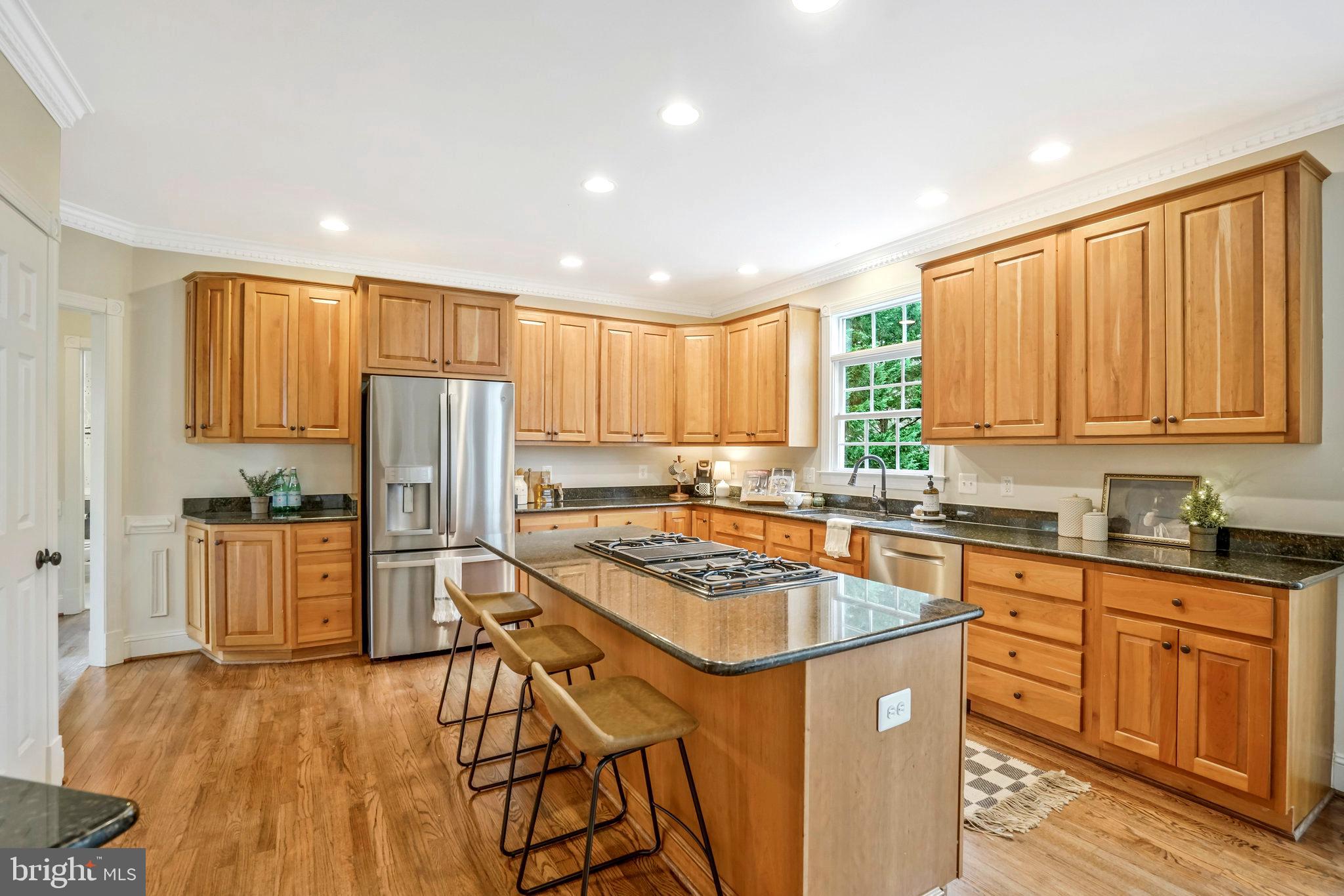 2504 SHERWOOD HALL LANE