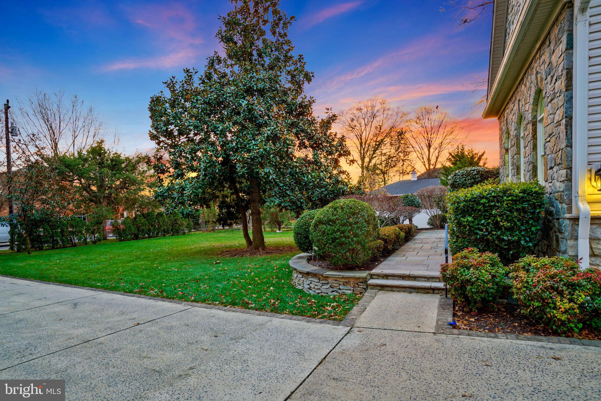 2504 SHERWOOD HALL LANE