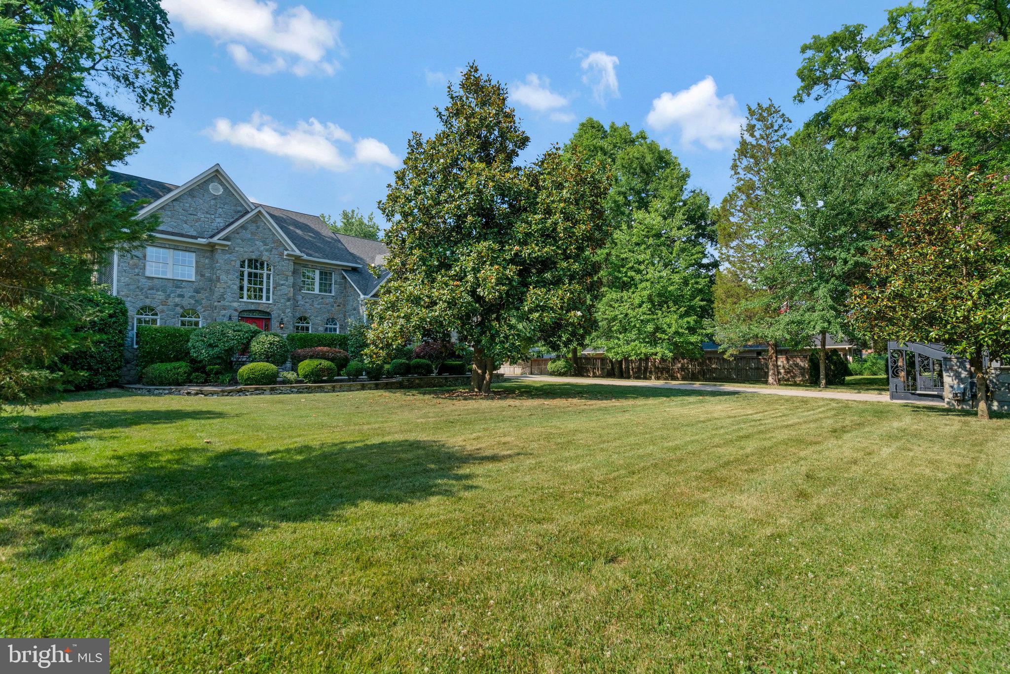 2504 SHERWOOD HALL LANE