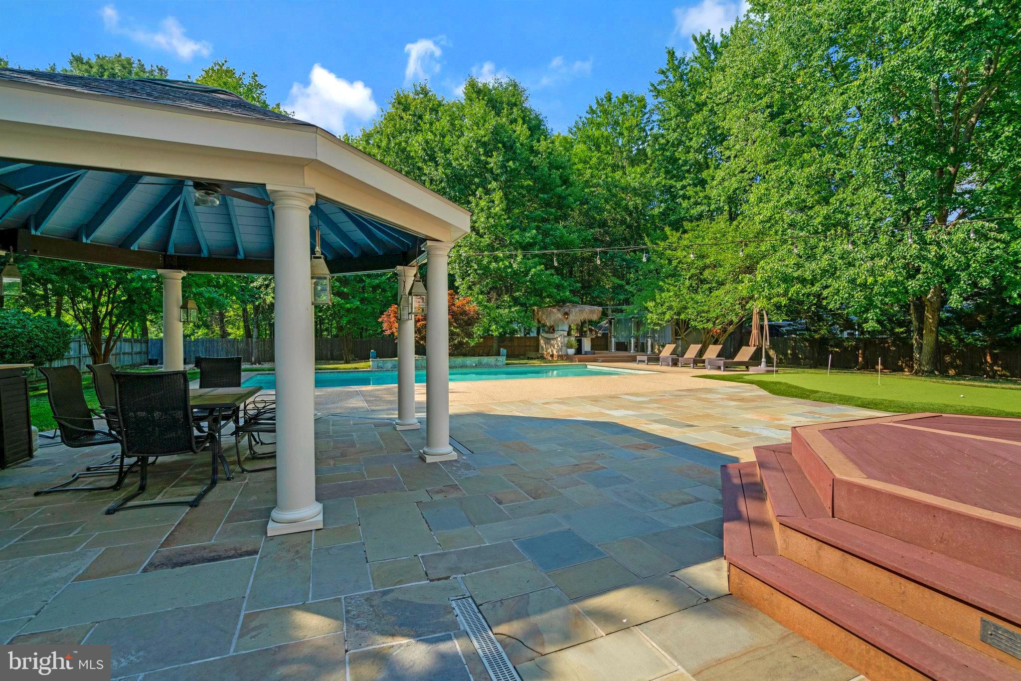 2504 SHERWOOD HALL LANE