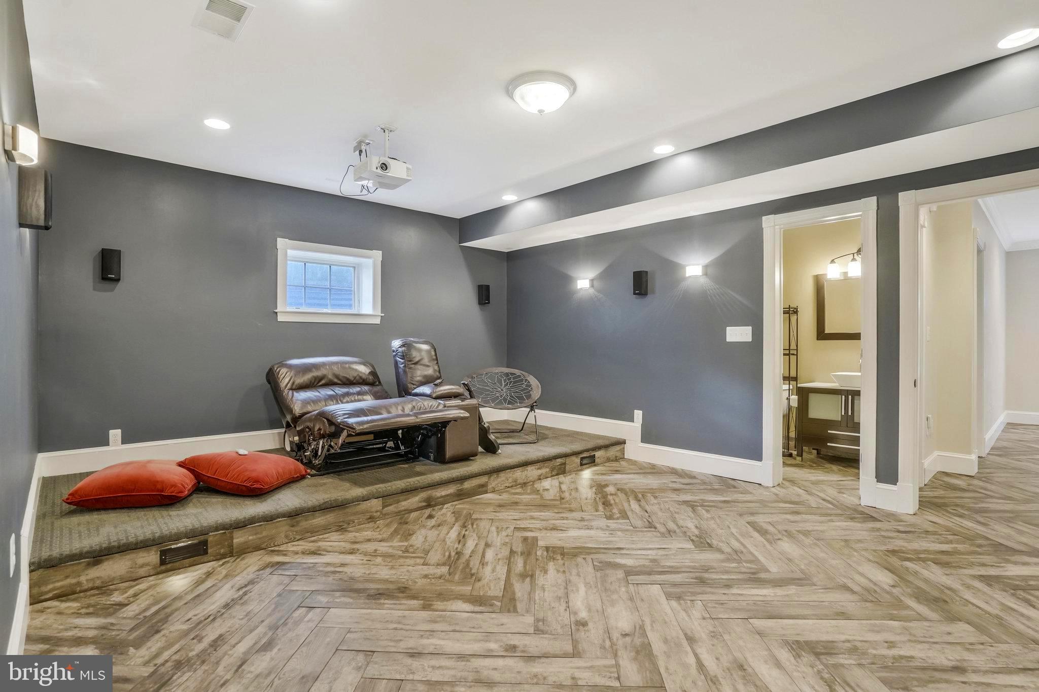 2504 SHERWOOD HALL LANE