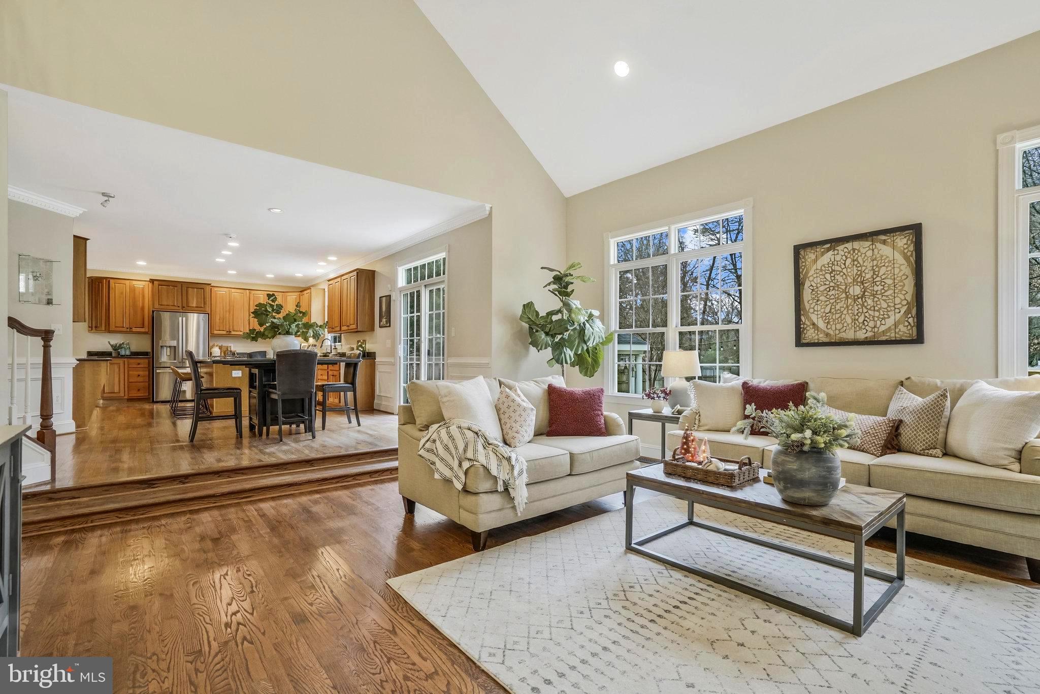 2504 SHERWOOD HALL LANE
