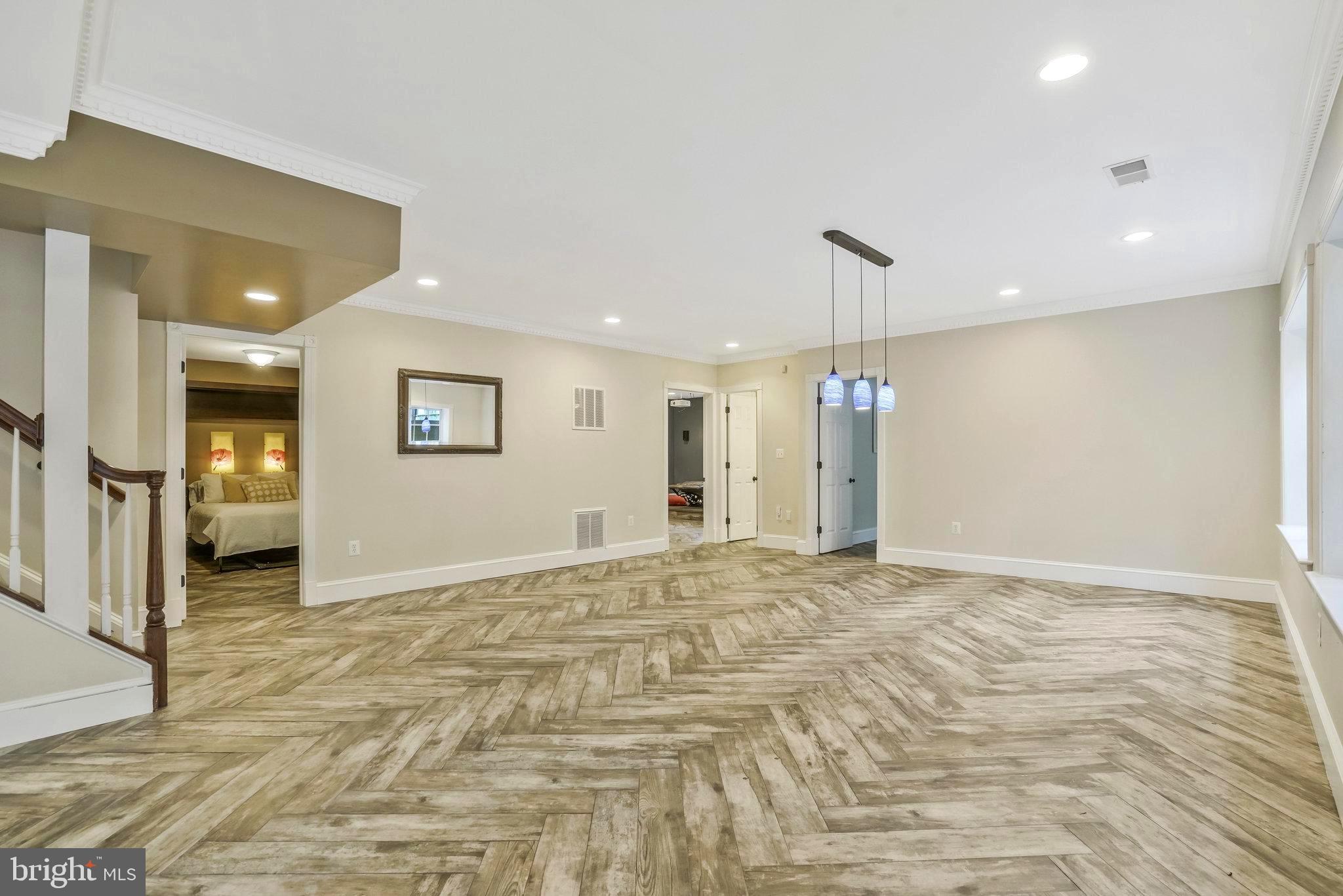 2504 SHERWOOD HALL LANE