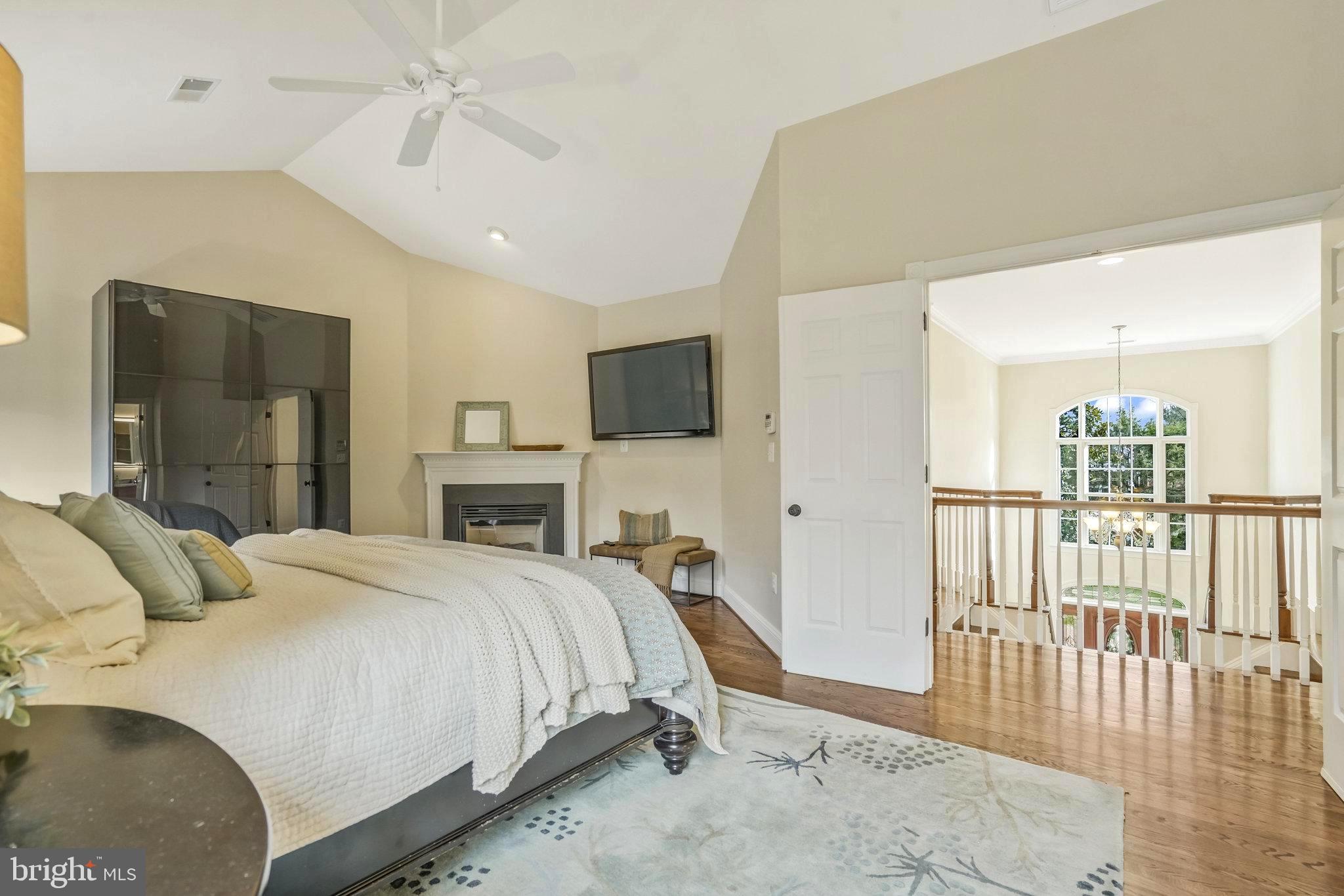 2504 SHERWOOD HALL LANE