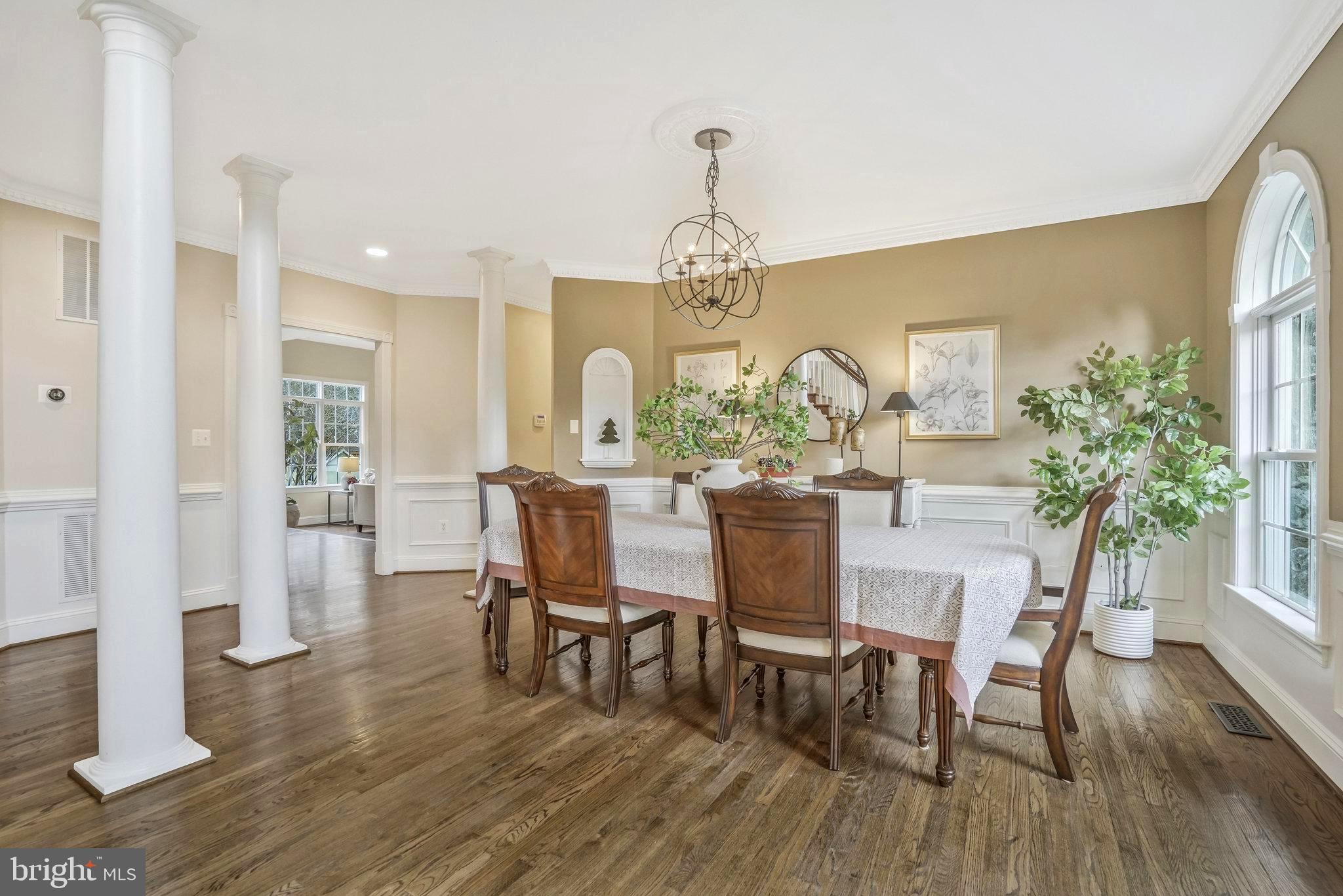 2504 SHERWOOD HALL LANE