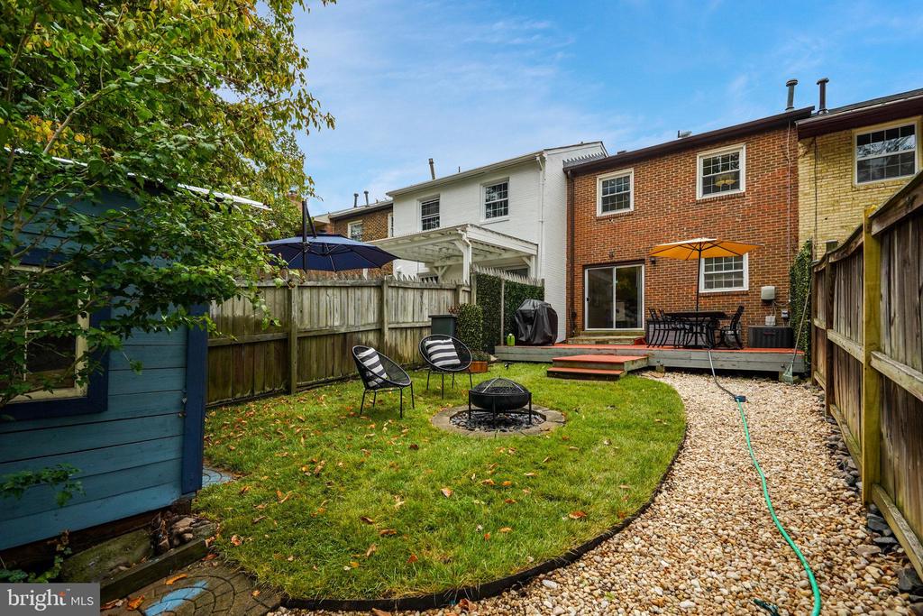 14834 HOXTON SQUARE