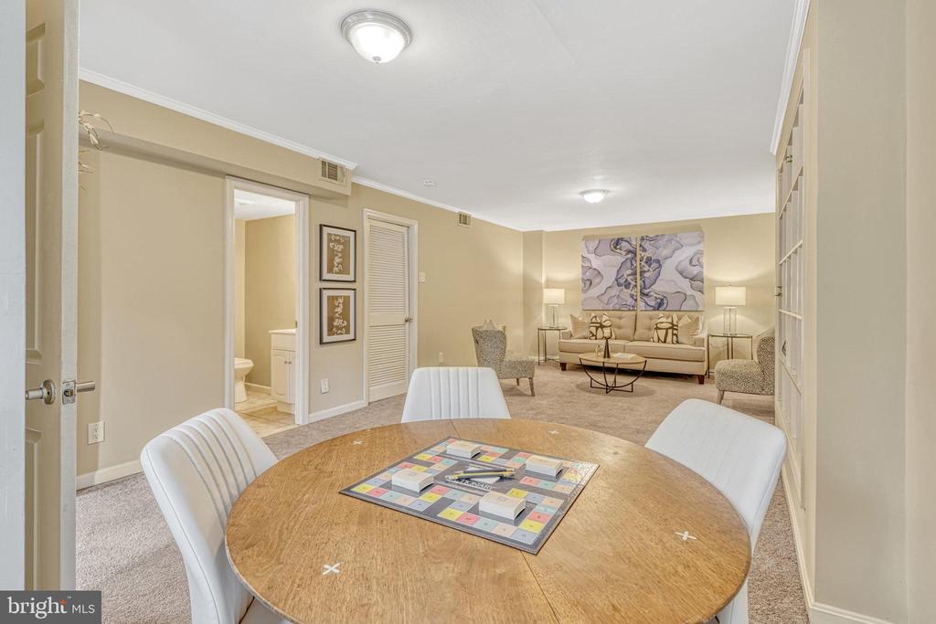 14834 HOXTON SQUARE