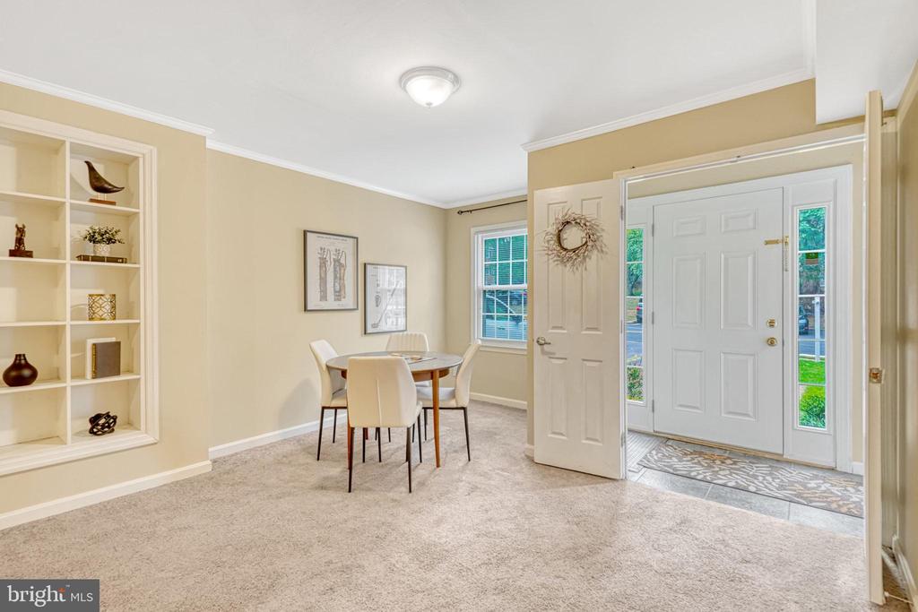 14834 HOXTON SQUARE