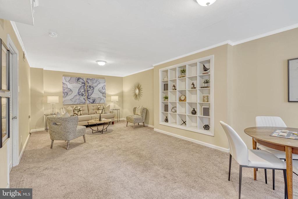 14834 HOXTON SQUARE