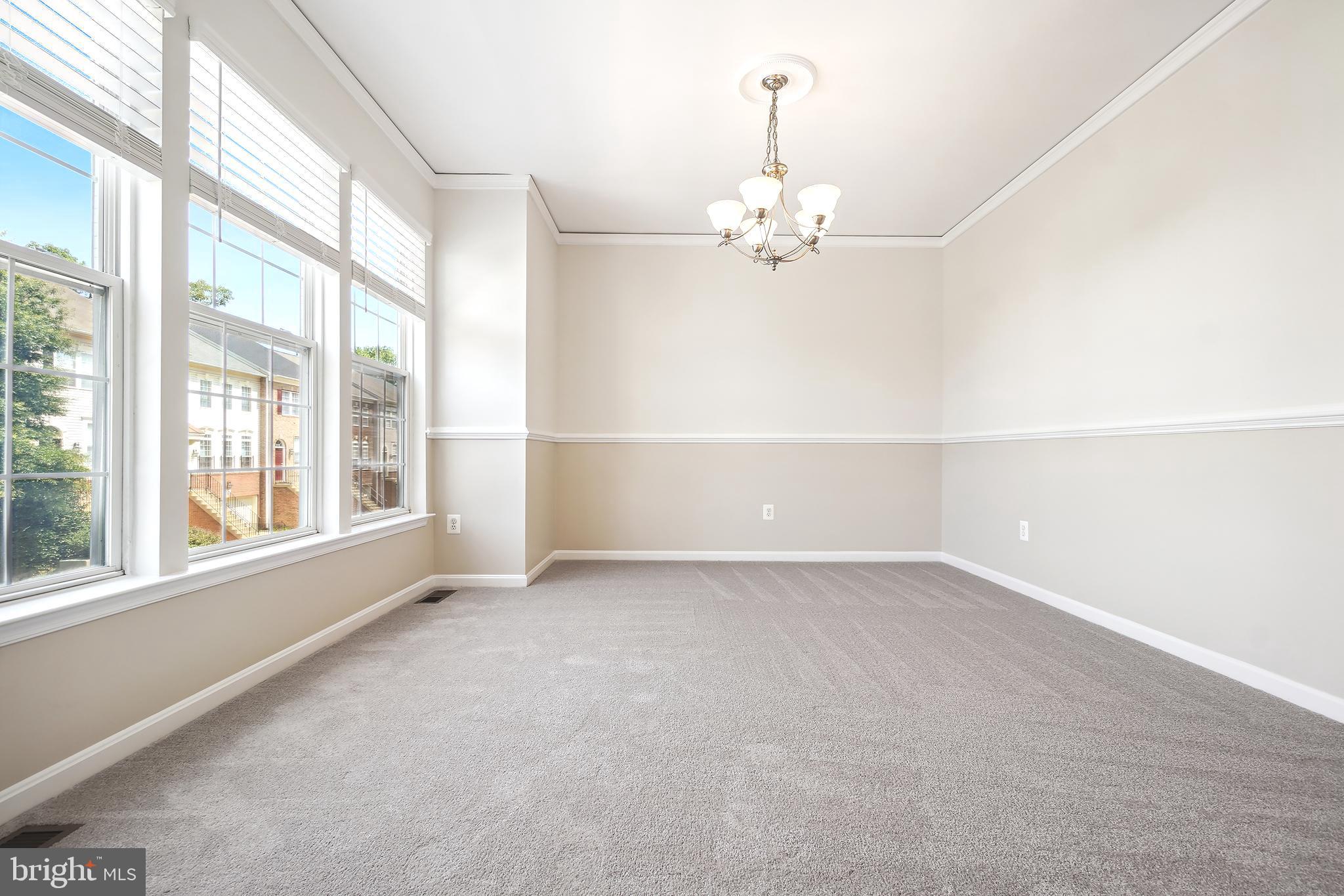 8576 WYNGATE MANOR COURT