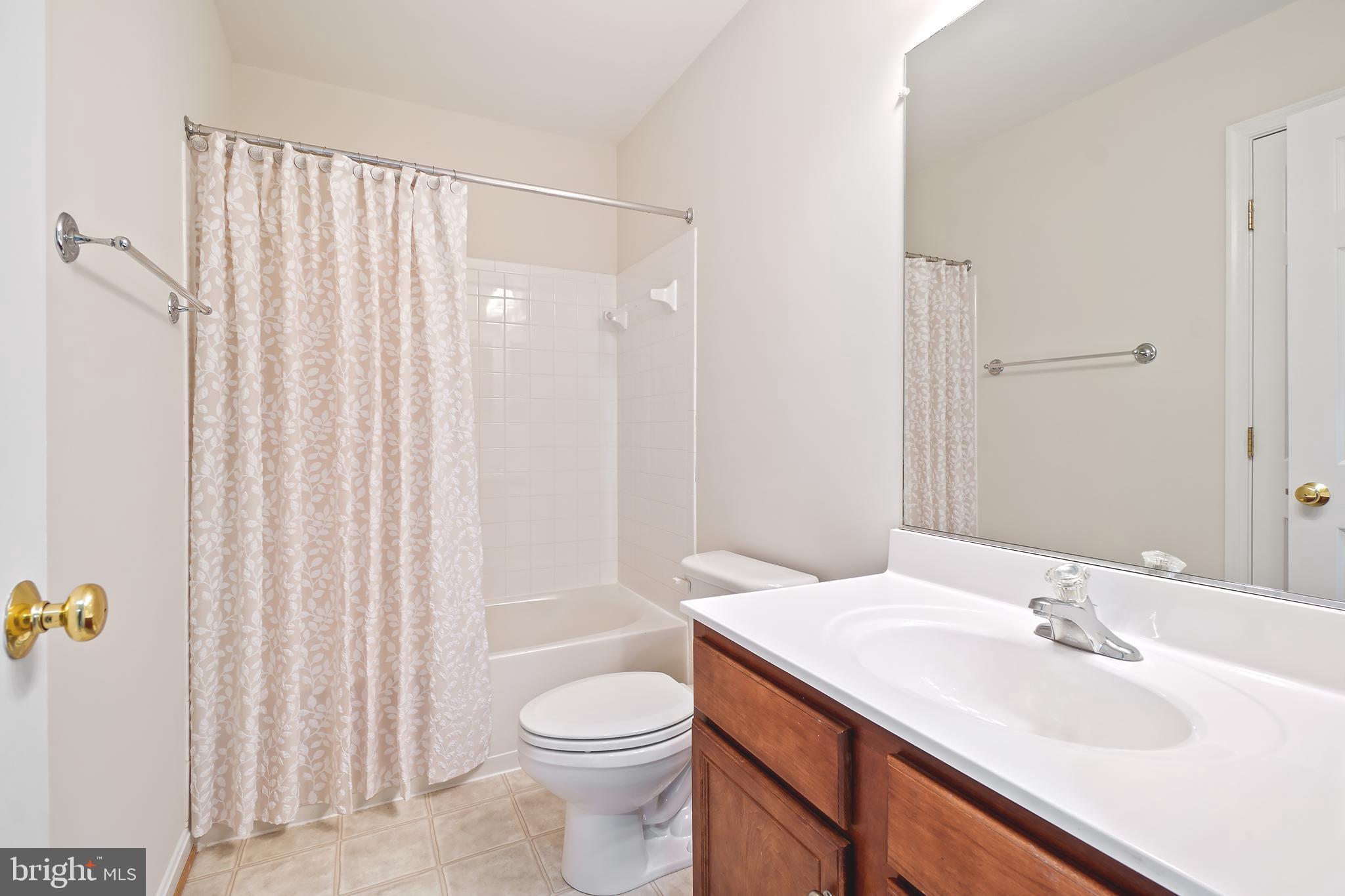 8576 WYNGATE MANOR COURT