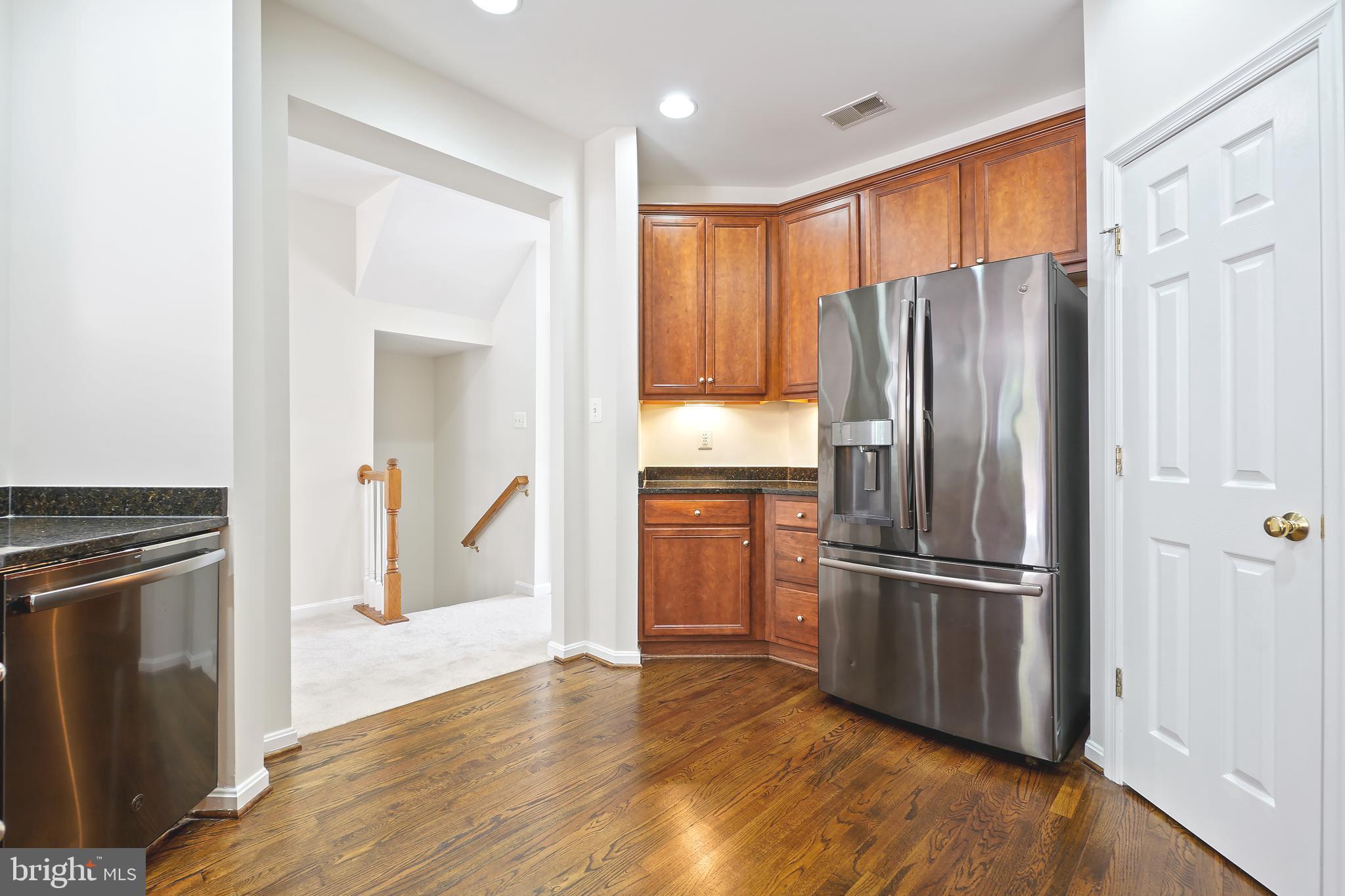 8576 WYNGATE MANOR COURT