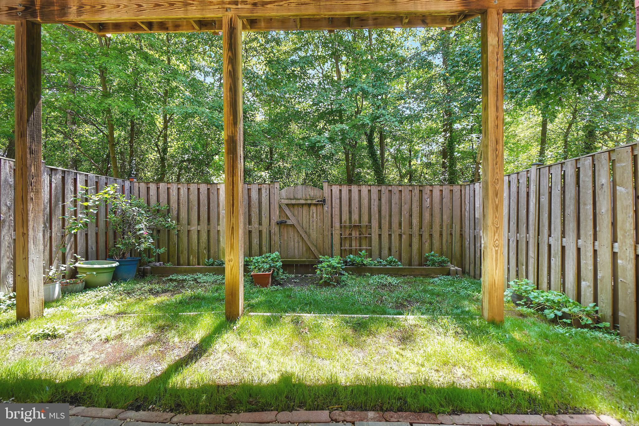 8576 WYNGATE MANOR COURT