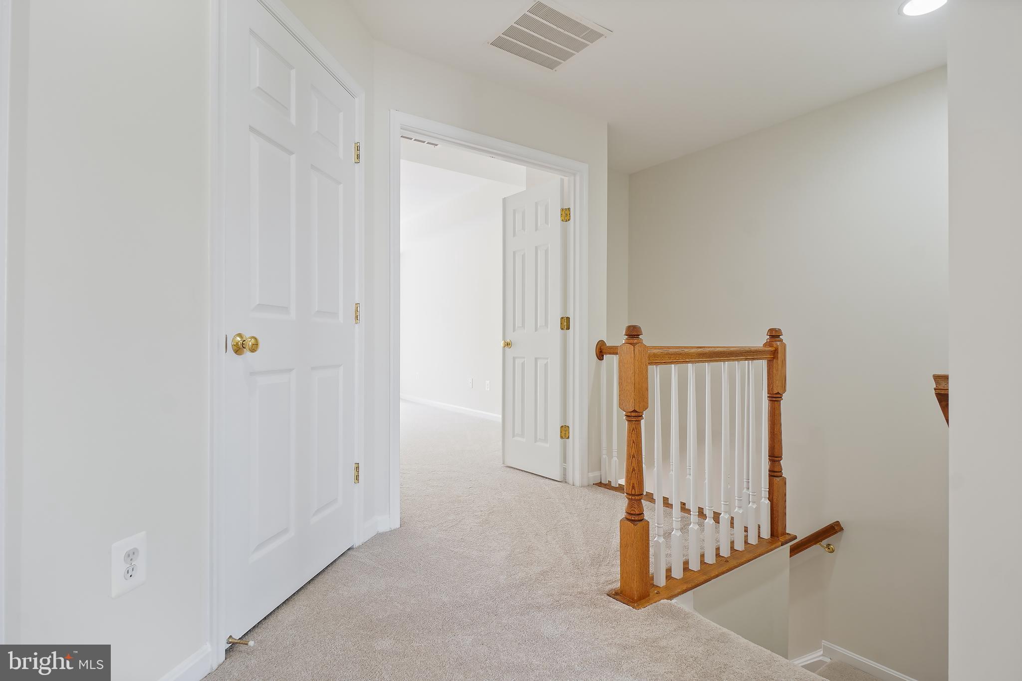 8576 WYNGATE MANOR COURT