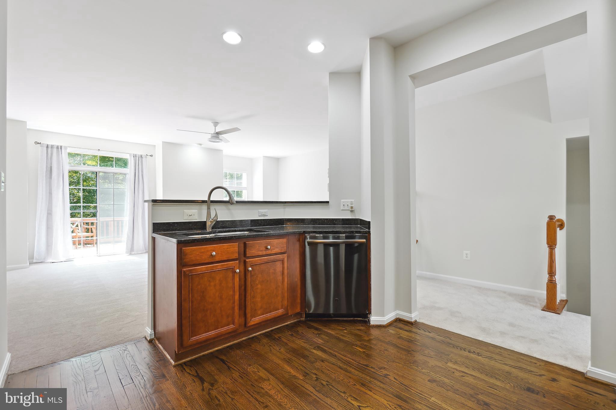 8576 WYNGATE MANOR COURT