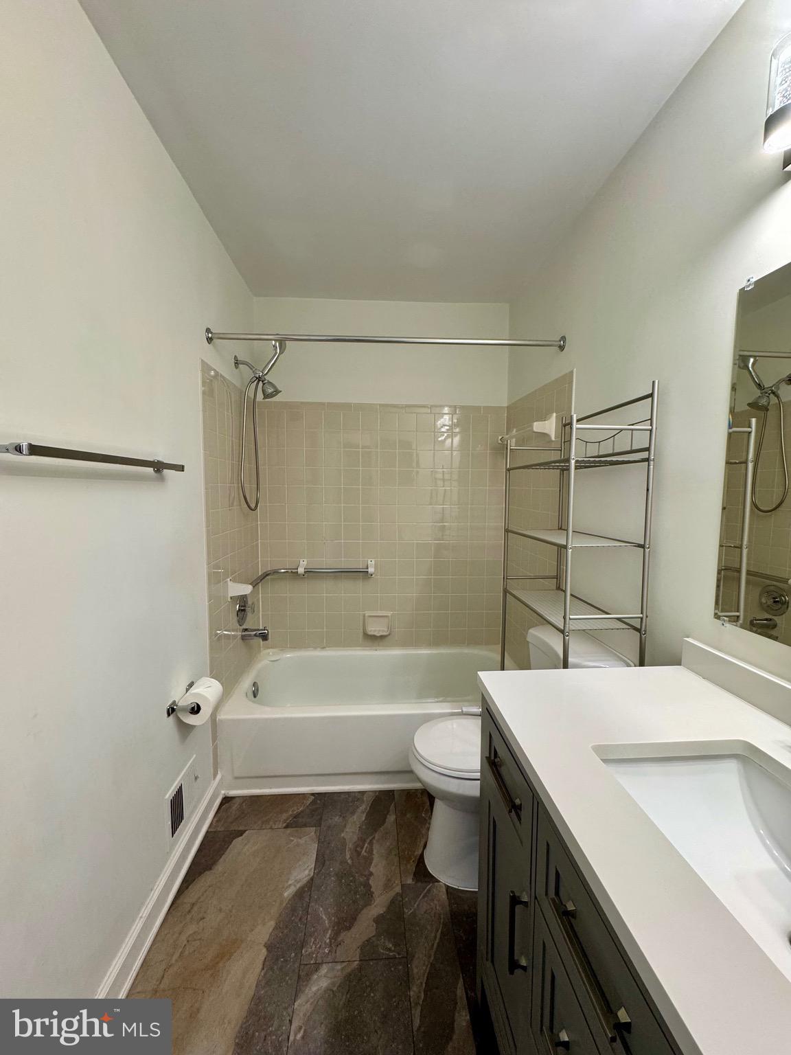 6165 CASTLETOWN WAY