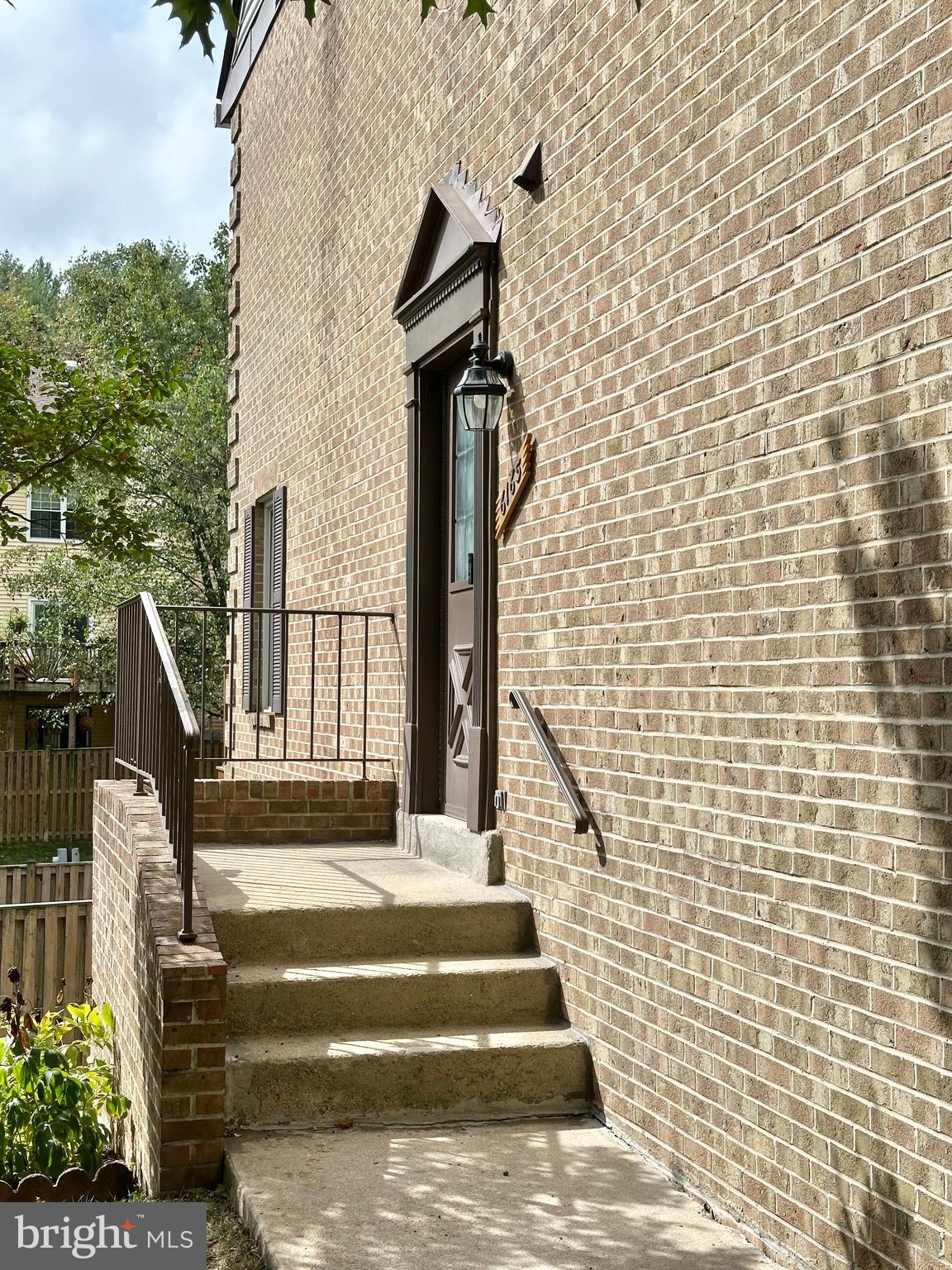 6165 CASTLETOWN WAY