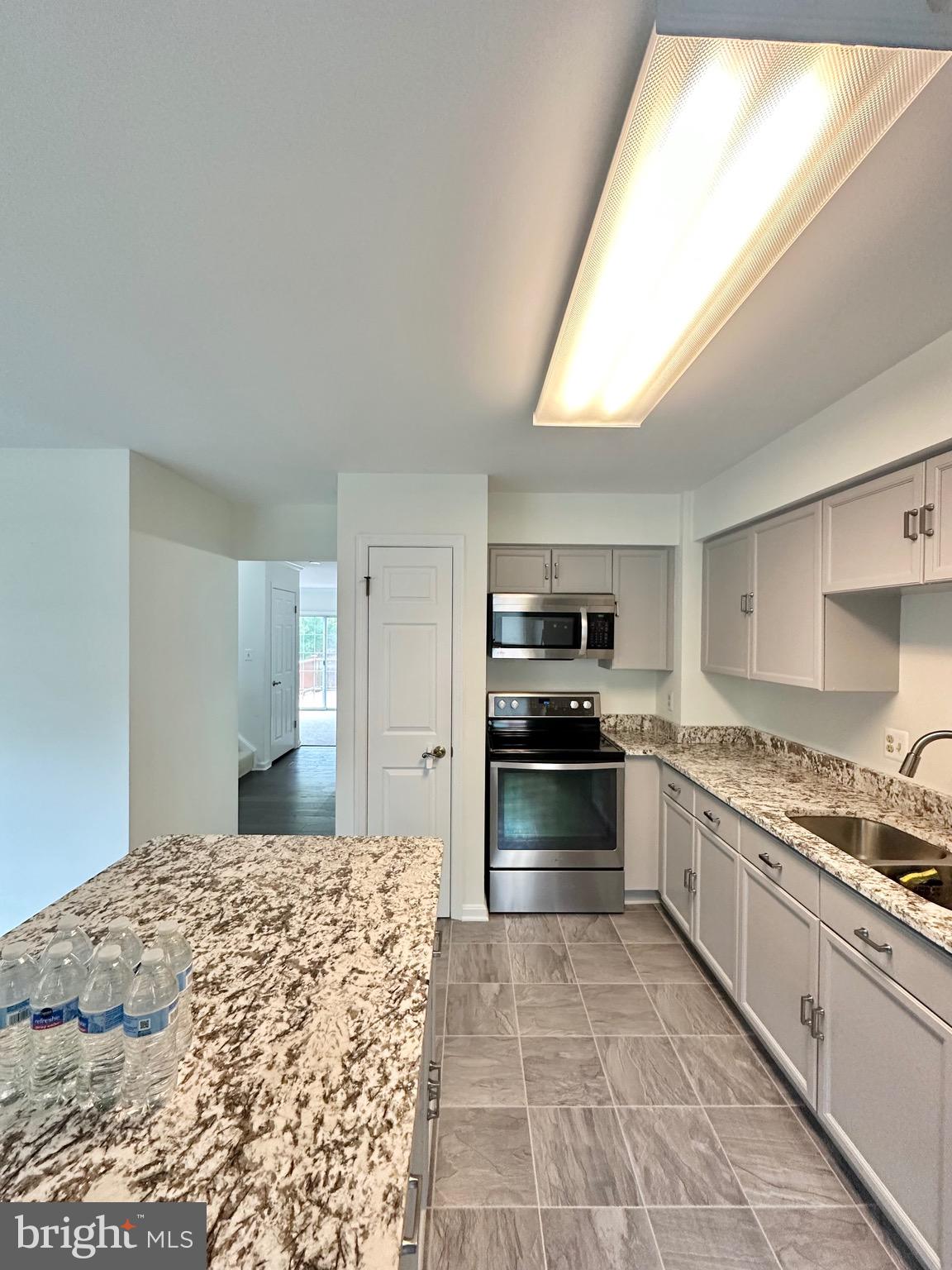 6165 CASTLETOWN WAY