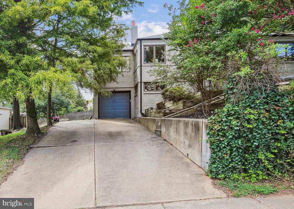 2824 SUMMERFIELD ROAD