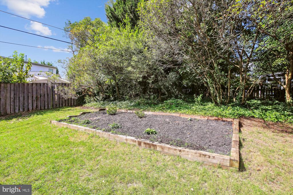 2824 SUMMERFIELD ROAD