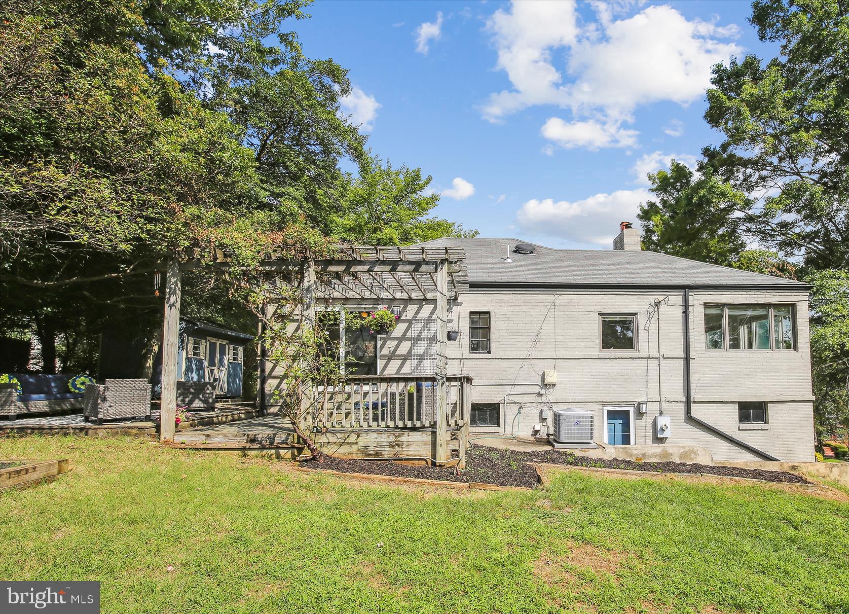 2824 SUMMERFIELD ROAD