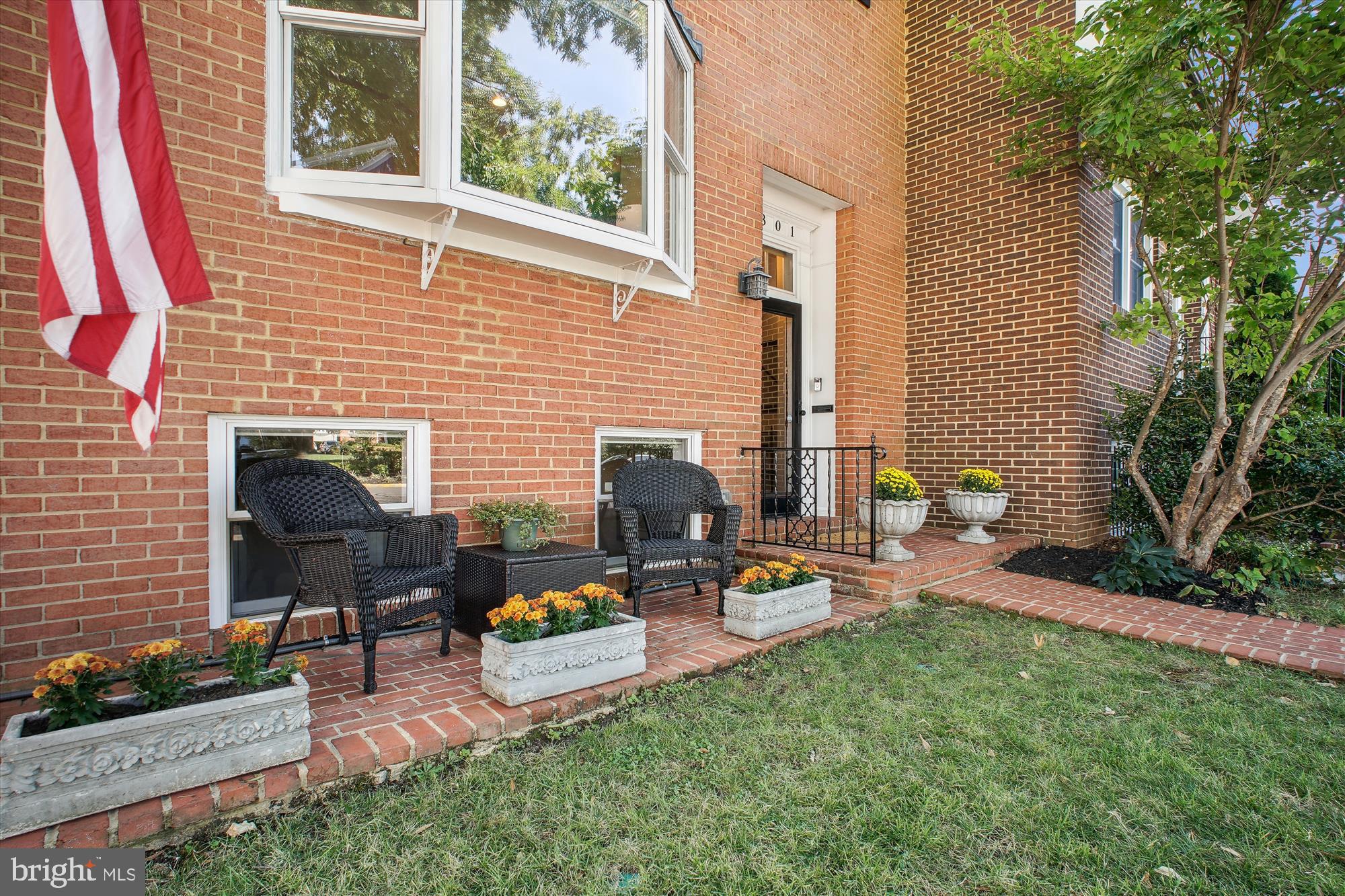 6301 GOLF COURSE SQUARE