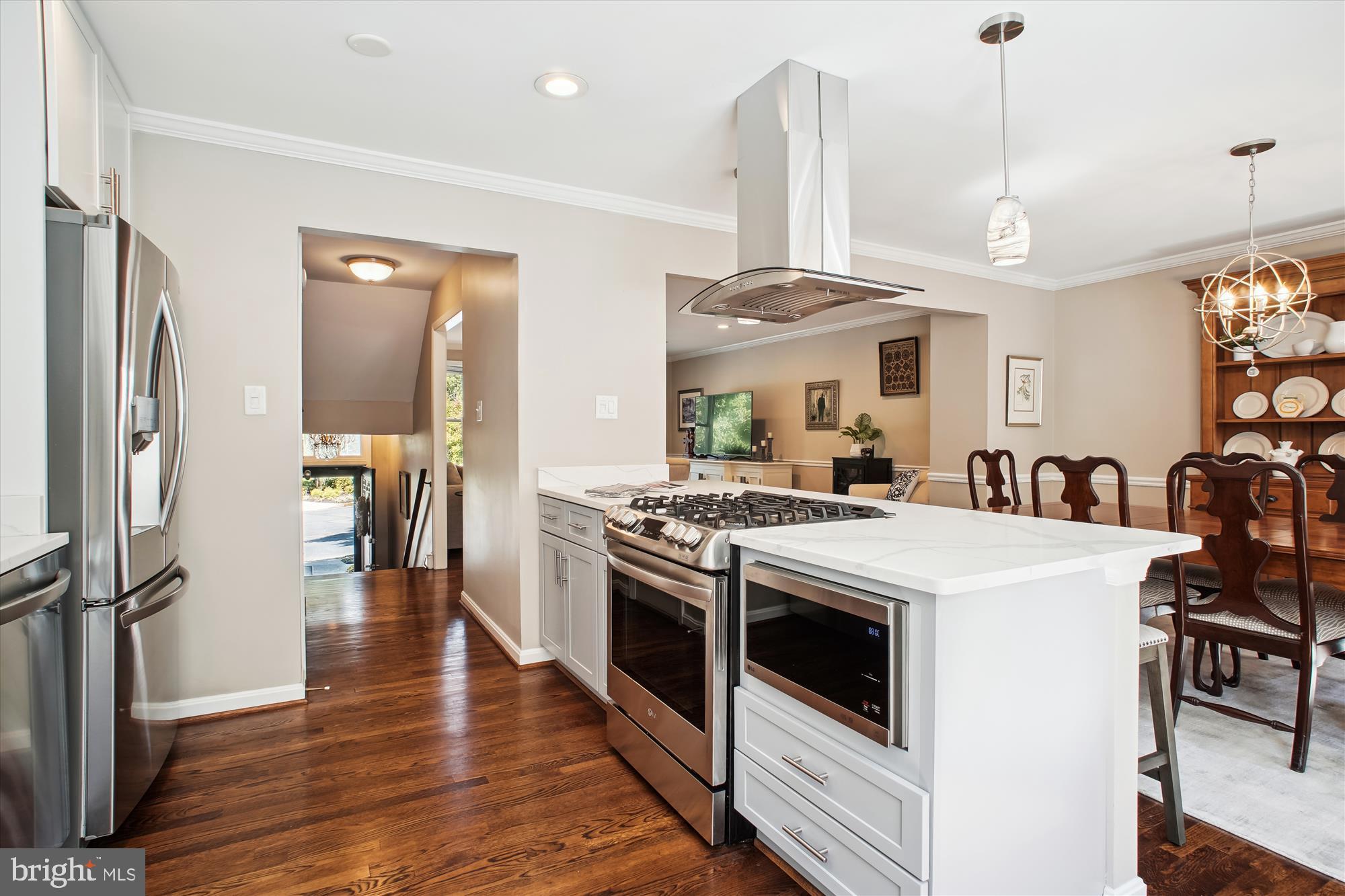 6301 GOLF COURSE SQUARE